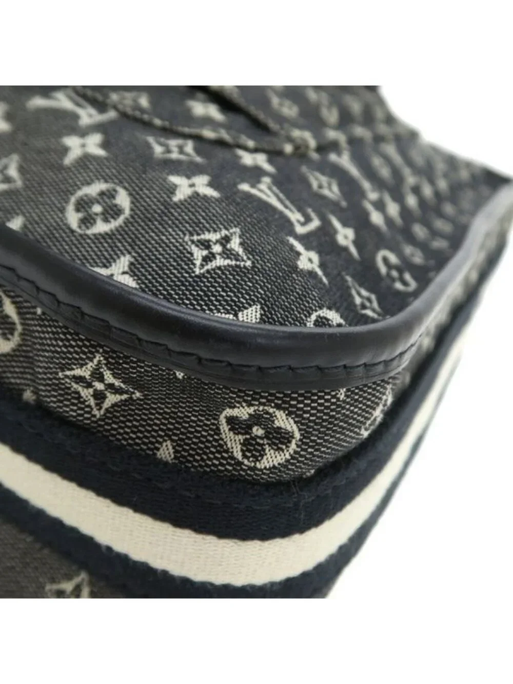 Louis Vuitton Monogram Mini Besace Marie Kate a Shoulder Bag